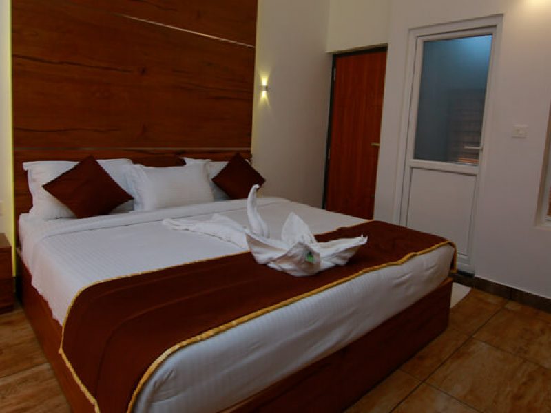 HONEYMOON SUITE AC