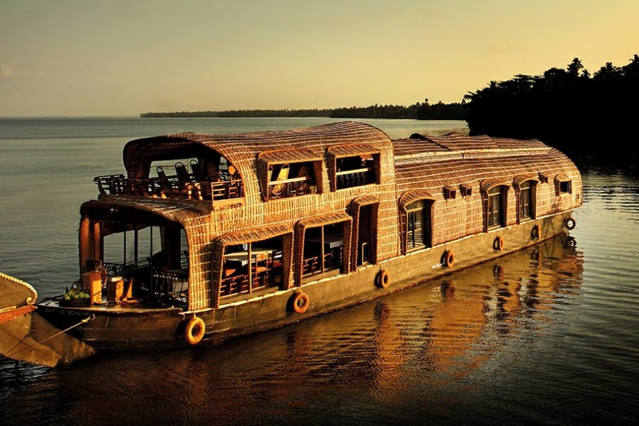 XANDARI RIVERSCAPES HOUSEBOATS