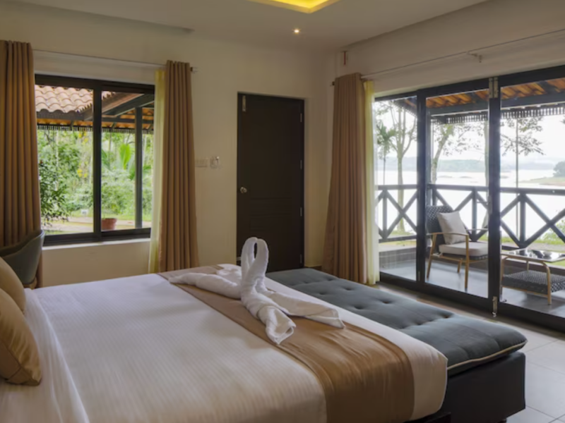 LAKE VIEW PREMIUM COTTAGE
