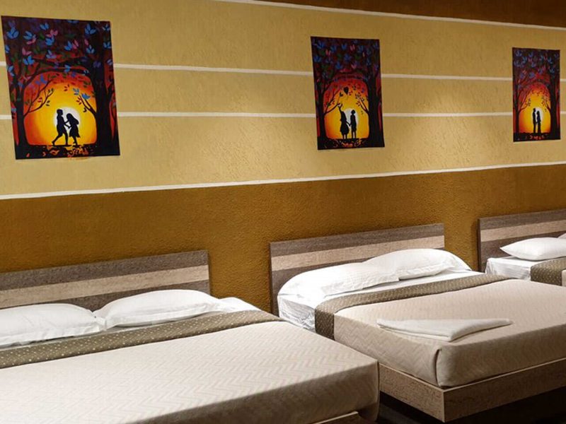 TRIPLE BED CAVE DELUXE