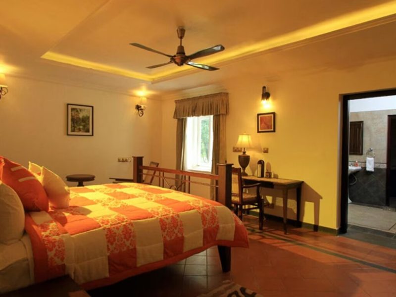 BOUTIQUE ROOM