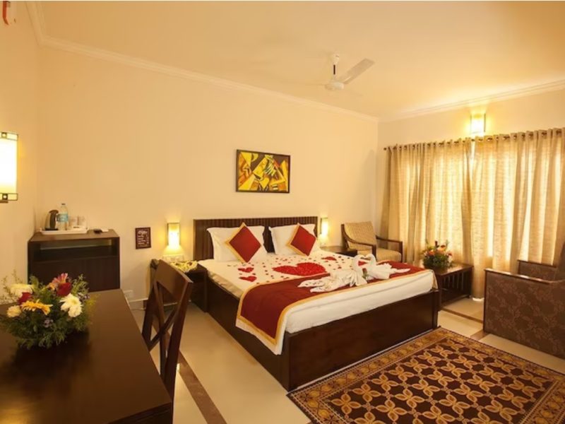 EXECUTIVE ROOM