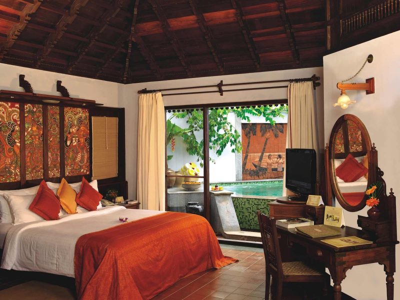 HERITAGE LAKE VILLA WITH PRIVATE POOL