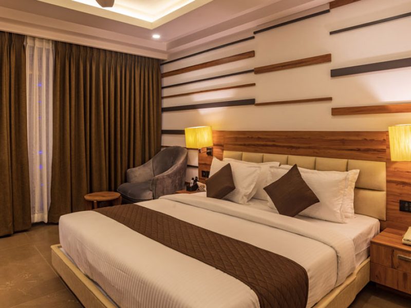 DELUXE ROOM