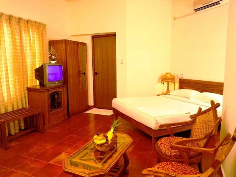 POOL SIDE ROOM