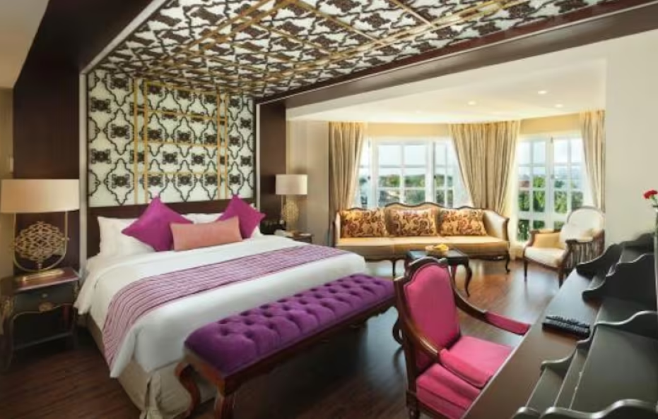 Royal Dutch Suite with Private Terrace and Harbour View